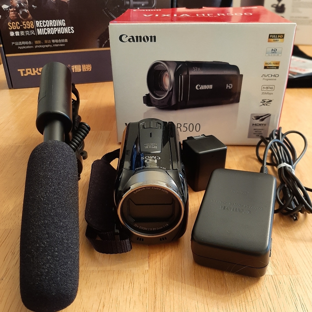 VIXIA HF R500 CANON CAM W/ MIC
